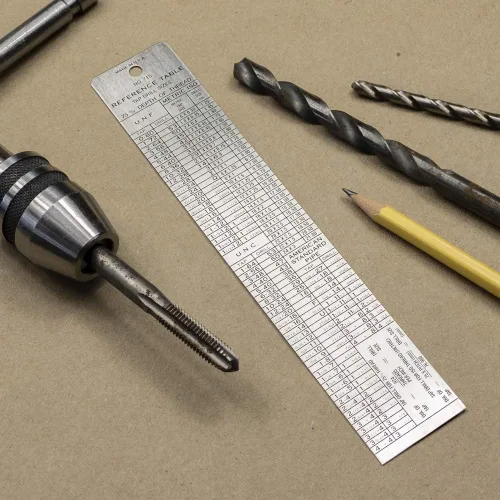 Vista 7 de General Tools 715 Tabla de referencia de golpecitos y taladros