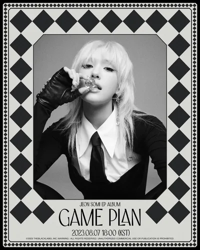 Vista 6 de Jeon Somi Game Plan EP Álbum NEMO versión roja caso+7p Concept PhotoCard+1p Selfie PhotoCard+1p QR Card+1ea adorno de papel+seguimiento sellado