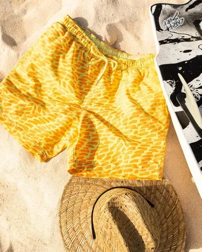 Vista 5 de utcoco Traje de baño para hombre que cambia de color, secado rápido, pantalones cortos de playa