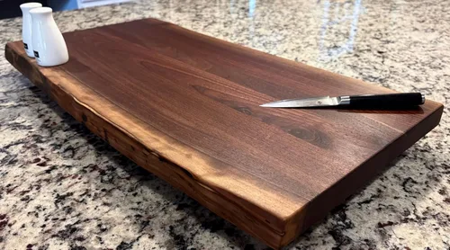 Vista 2 de Tabla de madera maciza de nogal negro, extragrande, hermosa, llena de carácter, de doble filo vivo, para charcutería, aperitivo, postre, pastoreo