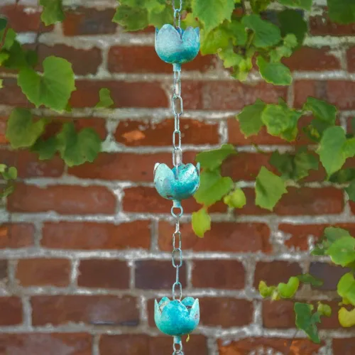Vista 2 de SPRING HILL NURSERIES - Cadena de lluvia de tulipanes Verdigris - Adición decorativa y encantadora para tu patio