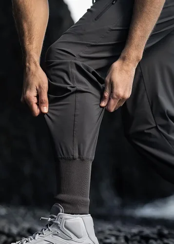 Vista 4 de MECH-ENG Pantalones deportivos para hombre, de secado rápido, pantalones deportivos de entrenamiento tipo cargo para fitness, pantalones ajustados