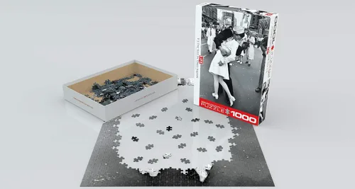 Vista 3 de EuroGraphics Kissing on VJ Day Life Magazine (1000 piezas) Puzzle (6000-0820), azul