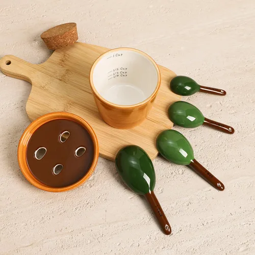 Vista 2 de Sizikato 4 cucharas medidoras de porcelana con base, bonita forma de cactus