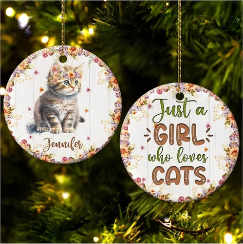 Vista 13 de Hyturtle Adorno de Navidad personalizado para amantes del panda rojo, adorno de cerámica con nombre personalizado de Just A Girl Who Loves Red