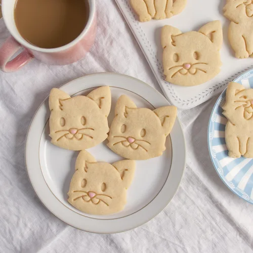 Vista 4 de Cortador de galletas Cat Face, 1 pieza - Bakerlogy Blanco