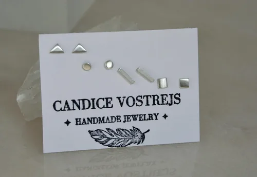 Vista 4 de Juego de pequeños aretes de tuerca con forma geométrica, pequeños aretes de plata esterlina, segundo piercing, tercer piercing, caramelo de oreja