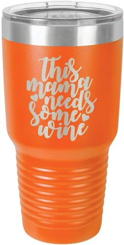 Vista 13 de Taza de viaje con texto en inglés "This Mama NEEDS SOME WINE 30oz con pajita grabada con láser, con divertidas citas en comparar con Yeti Rambler