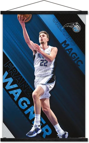 Vista 8 de Trends International NBA Orlando Magic - Póster de pared de Franz Wagner 23, 22.375 x 34 pulgadas, paquete de impresión premium y colgador de madera
