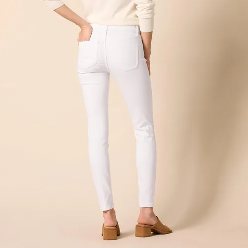 Vista 3 de Tienda Essentials Jeans ajustados para mujer