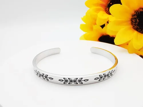 Vista 6 de Dczosily Pulseras inspiradoras para mujer, de acero inoxidable, grabadas, con mantra motivacional, regalos personalizados para mamá, hija, hermana
