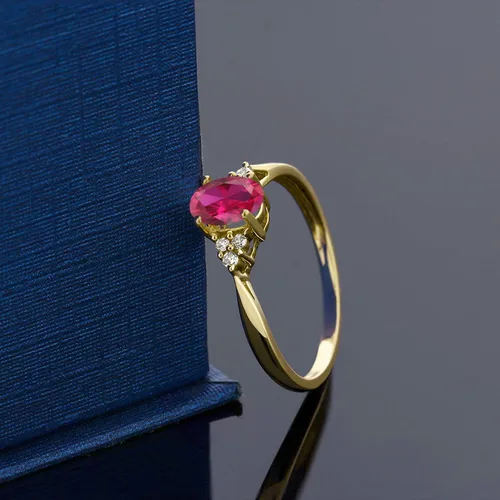 Vista 3 de Gem Stone King Anillo de compromiso para mujer de oro amarillo de 14 quilates con rubí y diamantes creados