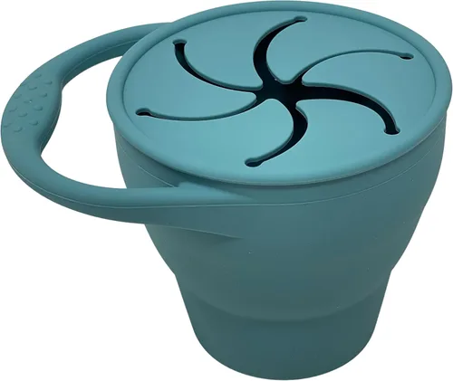 Vista 4 de BraveJusticeKidsCo - Snack Attack Cup - Contenedor de bocadillos de silicona plegable, recipiente para snacks para bebés y niños pequeños Citadel