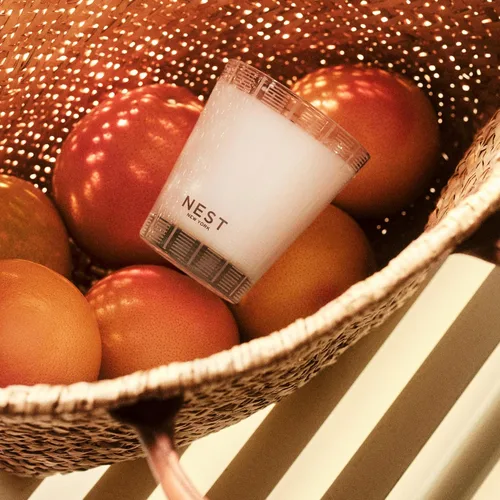 Vista 5 de NEST New York Vela clásica perfumada, pomelo, 8.1 onzas, tiempo de combustión de hasta 60 horas, recipiente de vidrio reutilizable