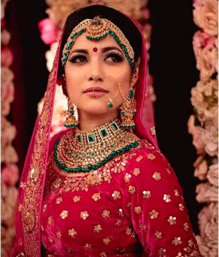 Vista 5 de Indian Traditional Bridal Choker Necklace Matha Patti Nose Ring Haath Phool Earrings Bollywood Jewelry
