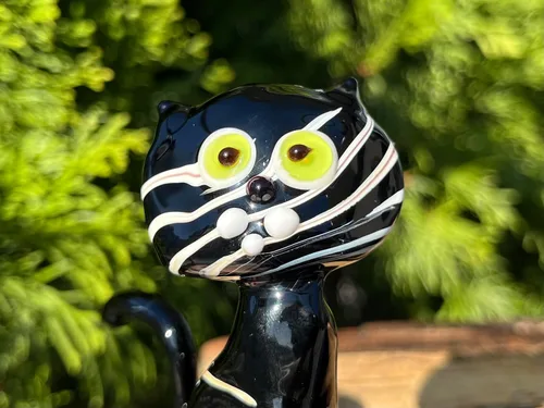 Vista 8 de Figura de gato de cristal negro – Miniatura soplada a mano estilo Murano – Adorno coleccionable de gatito para estante o escritorio – Regalo