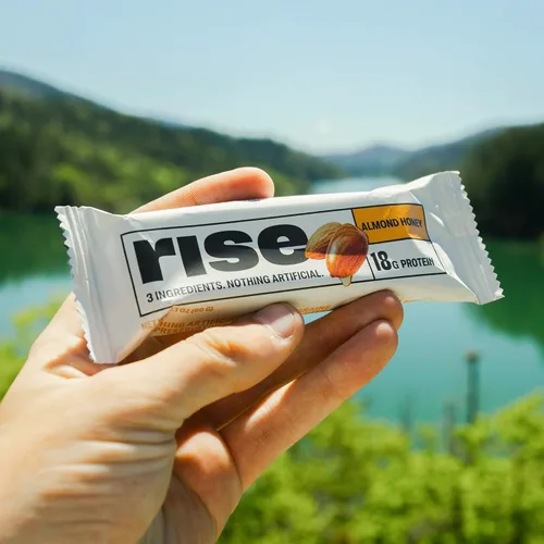 Vista 8 de Rise Barras de proteína de suero para el desayuno con miel de almendra, 18g de proteína, 2.01 oz (paquete de 12)