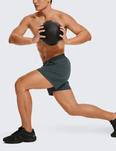Vista 2 de CRZ YOGA Pantalones cortos de entrenamiento sin forro para hombre de 5 pulgadas, ligeros, de secado rápido, para correr, deportes, atletismo