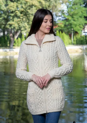 Vista 2 de SAOL Cárdigan irlandés con cremallera Aran para mujer, abrigo de 100% lana merina, con bolsillos y cuello elevado