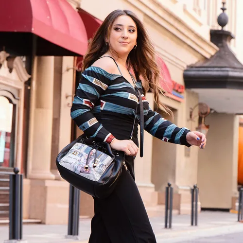 Vista 7 de Nicole Lee Sara is - Bolsa pequeña suave pero fuerte, cordón tachonado con diamantes negros y correa cruzada, 8 bolsillos, Sara es suave pero fuerte