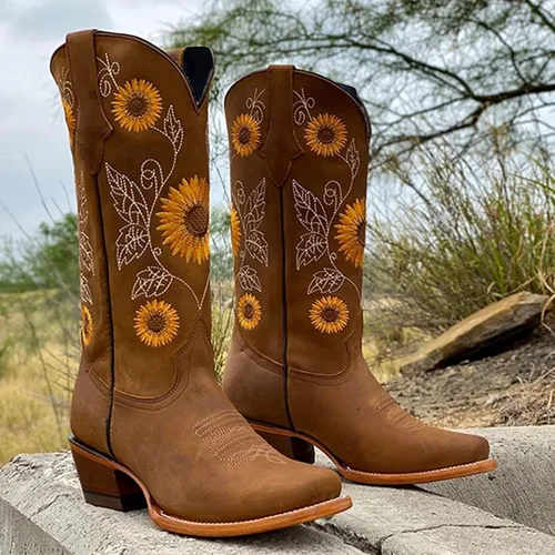 Vista 2 de AODONG Botas bordadas para mujer, con estampado de girasol, de media pantorrilla, tacón grueso, botas vaqueras occidentales