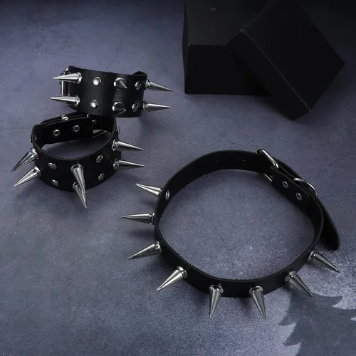 Vista 2 de Sanfenly Conjunto de joyería gótica para mujeres y hombres Cool Punk negro PU cuero remache tachonado gótico gargantilla collar collar pulseras