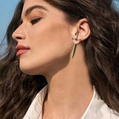 Vista 5 de Aretes de espada para mujer, estilo gótico, rojo y negro, aretes de espada de cristal vintage, para cumpleaños, Halloween, Navidad, regalos