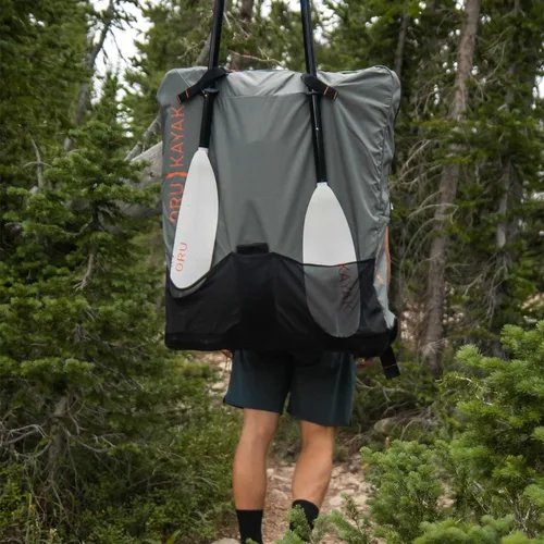 Vista 6 de Oru Kayak Oru Pack Mochila para kayak plegable, nailon resistente, con correas acolchadas para el hombro y cinturón de cadera, cremallera