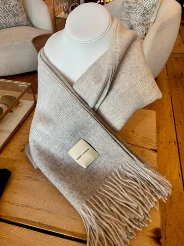 Vista 7 de Bufanda de alpaca 100% bebé Lujo Suave Elegante Hipoalergénicocontemporáneo