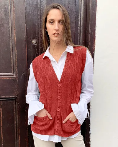 Vista 4 de TINKUY Chaleco peruano de lana de alpaca con cuello en V y rombos para mujer, S-4XL