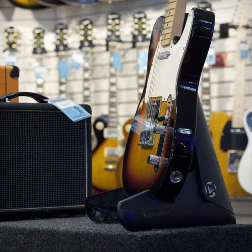 Vista 3 de D&A Guitar Gear Gigstand eléctrico – Soporte plegable compacto para guitarra eléctrica y bajo – Puños protectores de TPU – Soporte portátil de bajo