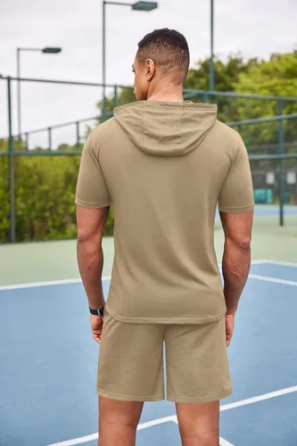 Vista 4 de COOFANDY Conjunto deportivo de 2 piezas con capucha para hombre, manga corta, casual, deportivo, con capucha y pantalones cortos