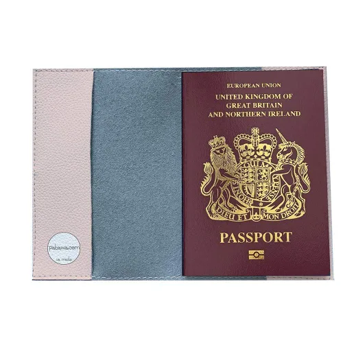 Vista 2 de Summer passport holder for women - Mom with Daughter and Son, Eco Leather Wallet Organizer, Personalized Cover for documents