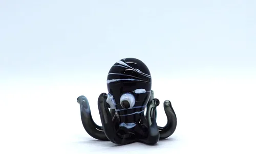 Vista 3 de Pulpo diminutas micro figuras sopladas a mano de vidrio de color arte animales coleccionables regalo decoración del hogar (negro)