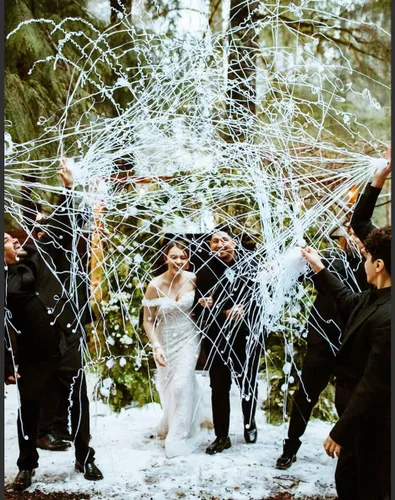 Vista 10 de BATTIFE Streamers Poppers - Galletas de confeti para lanzar a mano, sin ensuciar, para cumpleaños, bodas, fiestas, fiestas, coloridos, 16.4 pies