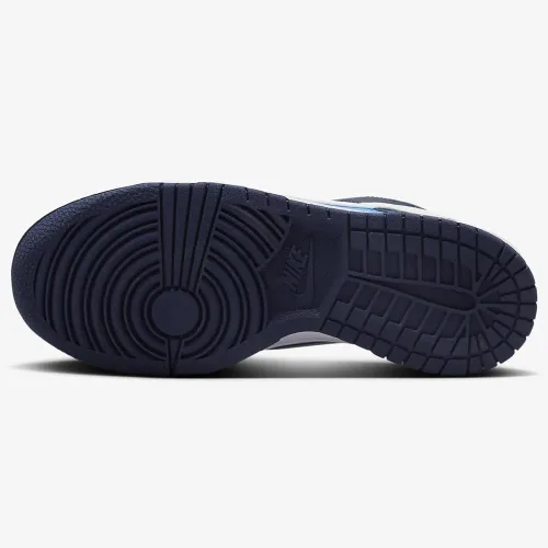Vista 71 de Nike Kid's Dunk Low Sneaker