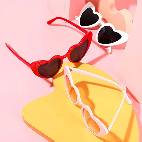 Vista 7 de Konohan 3 pares de lentes de sol en forma de corazón para el día de San Valentín estilo retro estilo retro gafas de sol blancas para mujeres y niñas