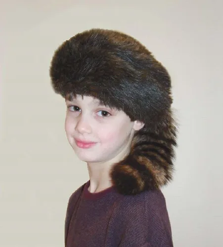 Vista 2 de Gorro de piel de mapache estilo Davy Crockett o Daniel Boon con cola de tamaño real, talla XL