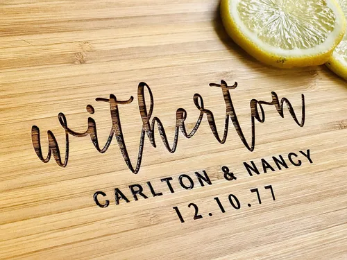 Vista 7 de Tabla de cortar de bambú personalizada, decoración de cocina rústica hecha a mano, alternativa de bloque de carnicero grande y duradera con grabado