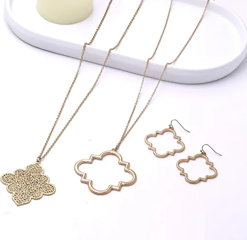 Vista 7 de POMINA Collar largo con colgante de filigrana floral geométrico dorado, suéter de moda casual simple, collar largo de cadena de oro para mujer