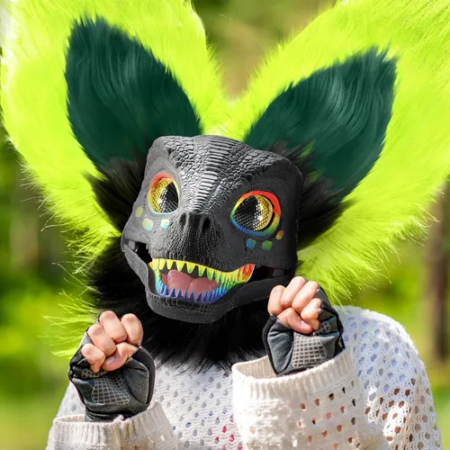 Vista 4 de Seenelling Kit de 13 piezas de máscara de dinosaurio DIY, máscara de dinosaurio de plástico duro, kit de disfraz de dinosaurio peludo Therian