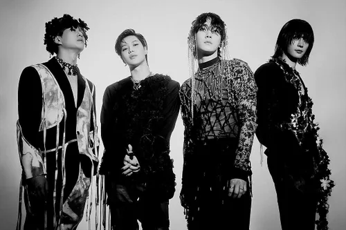 Vista 7 de Shinee Don't Call Me 7th Album Photobook Versión Reality Cover CD+1p Póster Plegable En Paquete+88p PhotoBook+Letra Paper+1p Post+PhoneCard