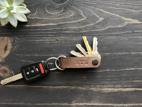 Vista 5 de Compact Leather Key Holder, Switch Blade Style, Holds Up to 6 Keys, Full Grain Leather, Minimalistic Design