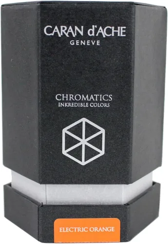 Vista 3 de Caran d'Ache Botella de tinta cromática de 1.7 fl oz - Cosmic Black