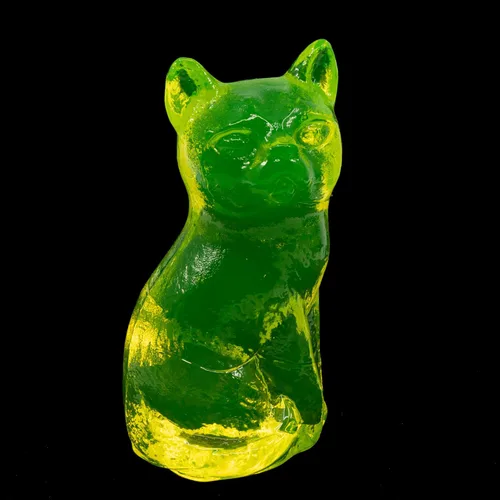 Vista 14 de Vajilla de vidrio de Urаnium (brilla bajo los rayos UV) - Estatuilla - Oso pequeño con lado plano, República Checa - Brillante