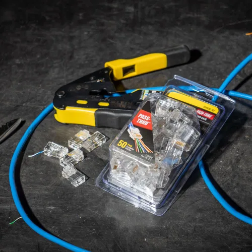 Vista 5 de Klein Tools 80085 VDV Kit de prueba de cables LAN y alambre para enchufes de datos modulares Klein Pass-THU RJ45, 6 piezas