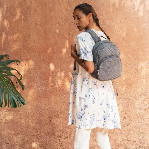 Vista 8 de Travelon Mochila antirrobo boho, color. Valor, Brezo gris, Travelon Mochila Boho antirrobo