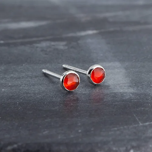 Vista 112 de Aretes pequeños de plata de ley para cartílago, tragus, hélix, múltiples piercings hipoalergénicos, piedra natal para mujer, juego de bisel