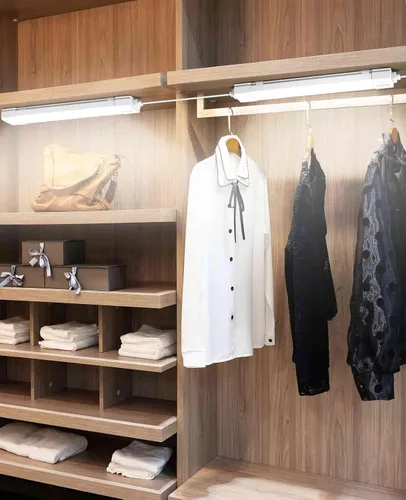 Vista 6 de WNSNOU Lámpara de Tubo LED con Enchufe, Luz Utilitaria de Tienda de 1.4 pies, 1800 LM, 5000 K, Luz de Gabinete Enlazable para Garaje, Cocina, Baño