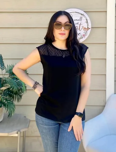 Vista 4 de WIHOLL Camisetas sin mangas para mujer, camisas de manga casquillo de verano con lindo encaje 2024 a la moda